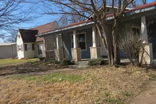 107 Scurlock Ave, Cleburne, TX 76031 - Photo 3