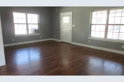 107 Scurlock Avenue, Cleburne, TX 76031 - Photo 5