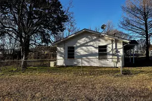 2001 Hickory Tree Rd, Balch Springs, TX 75180 - Photo 3