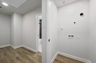 2409 Jeffries St, Dallas, TX 75215 - Photo 17