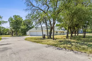 549 W Paloma Ct, Fort Worth, TX 76108 - Photo 3