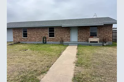 927 S H Avenue, Clifton, TX 76634 - Photo 1