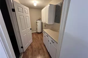 927 S H Ave, Clifton, TX 76634 - Photo 3