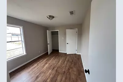 927 S H Avenue, Clifton, TX 76634 - Photo 9