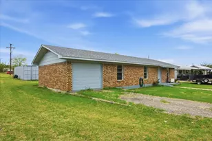 927 S Avenue H, Clifton, TX 76634 - Photo 25