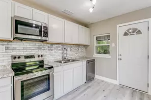 8121 W Elizabeth Ln, Fort Worth, TX 76116 - Photo 9