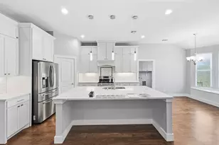 2700 Refugio Ave, Fort Worth, TX 76164 - Photo 11