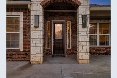 2700 Refugio Avenue, Fort Worth, TX 76164 - Photo 3