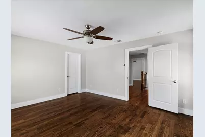 2700 Refugio Avenue, Fort Worth, TX 76164 - Photo 19