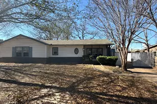 927 Powell Rd, Mesquite, TX 75149 - Photo 1