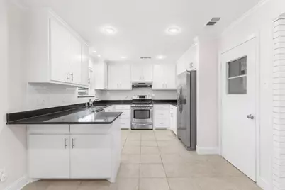 831 Warren, Richardson, TX 75080 - Photo 9