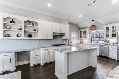 812 Greenbriar Drive, Keller, TX 76248 - Photo 13