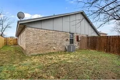 2740 Countryside Lane, Fort Worth, TX 76133 - Photo 11