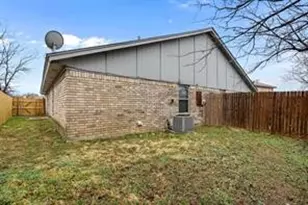 2740 Countryside Ln, Fort Worth, TX 76133 - Photo 11