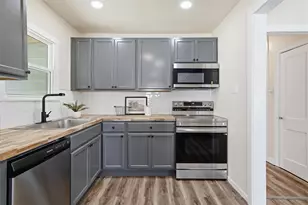 1227 La Vega St, Waco, TX 76705 - Photo 7