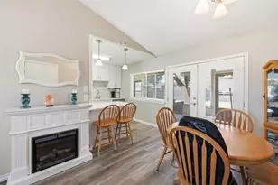 1017 Lesa Ln, Garland, TX 75042 - Photo 9