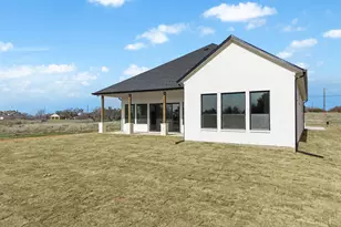 19071 White Bluff Dr, Whitney, TX 76692 - Photo 39