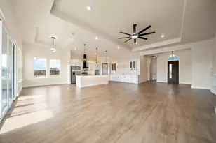 19071 White Bluff Dr, Whitney, TX 76692 - Photo 11