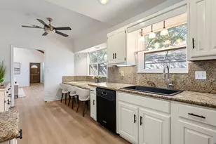 10550 Berry Knoll Dr, Dallas, TX 75230 - Photo 7