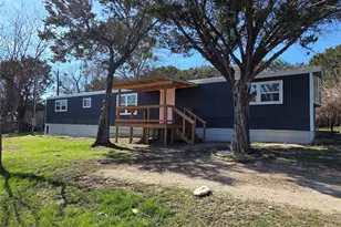 823 Blackfoot Ct, Granbury, TX 76048 - Photo 3