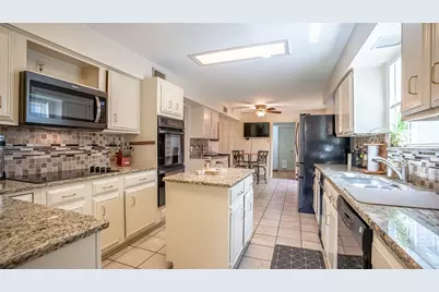 2410 S Graham Drive, Arlington, TX 76013 - Photo 11