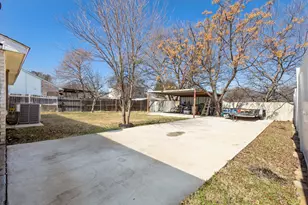2111 Pennington Dr, Arlington, TX 76014 - Photo 17