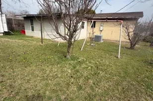 3927 Fortune Ln, Dallas, TX 75216 - Photo 3