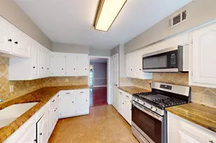 10503 Berry Knoll Dr, Dallas, TX 75230 - Photo 9