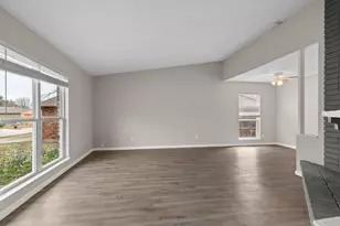 7573 Big Leaf Ln, Fort Worth, TX 76137 - Photo 9