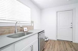 125 E 8th St, Dallas, TX 75203 - Photo 1