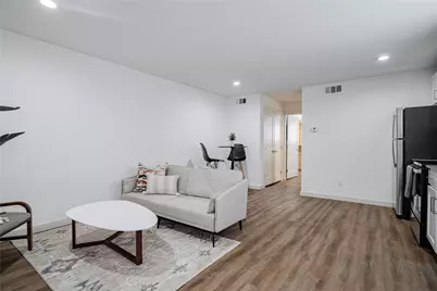 125 E 8th Street #205, Dallas, TX 75203 - Photo 3