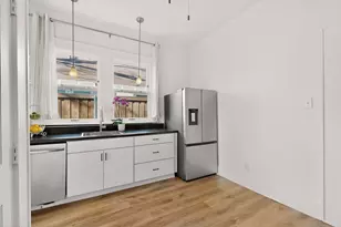 719 Dumont St, Dallas, TX 75214 - Photo 13