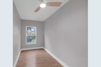 812 E Robert Street, Fort Worth, TX 76104 - Photo 15