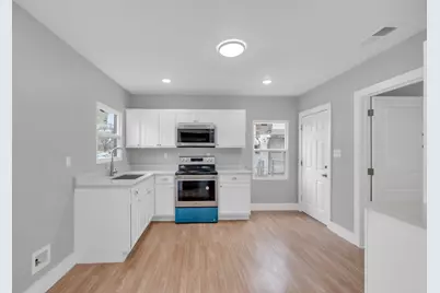 812 E Robert Street, Fort Worth, TX 76104 - Photo 9