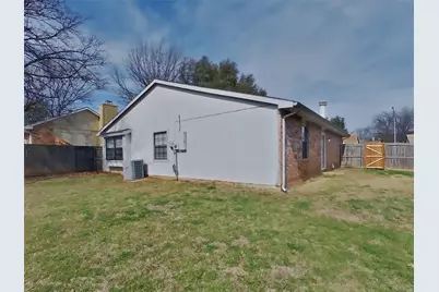 7808 Portman Avenue, Fort Worth, TX 76112 - Photo 17