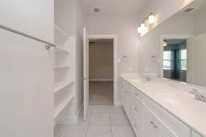 1341 Greenfield Drive, Gainesville, TX 76240 - Photo 9