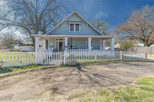 403 W Franklin St, Alvord, TX 76225 - Photo 3