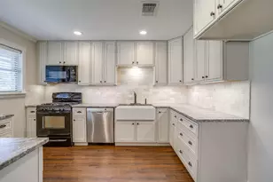 1219 John Reagan St, Benbrook, TX 76126 - Photo 17