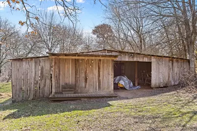 1300 Shannon Drive, Cleburne, TX 76031 - Photo 9