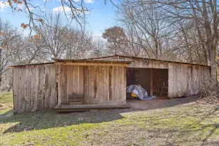 1300 Shannon Dr, Cleburne, TX 76031 - Photo 9