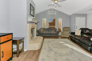 202 Lancelot Dr, Weatherford, TX 76086 - Photo 5