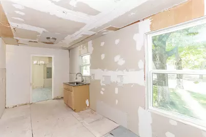 5001 Meadowbrook Drive, Fort Worth, TX 76103 - Photo 7