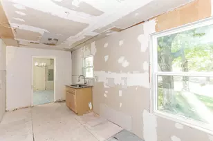 5001 Meadowbrook Dr, Fort Worth, TX 76103 - Photo 7