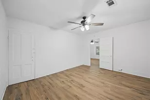 906 E Houston St, Sherman, TX 75092 - Photo 13