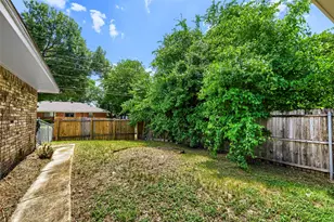 814 Oakbluff Dr, Lancaster, TX 75146 - Photo 27
