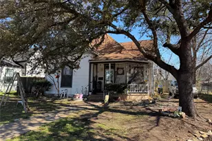 1210 N Robinson St, Cleburne, TX 76031 - Photo 1