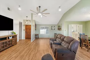 202 Springridge Ln, Euless, TX 76039 - Photo 9