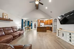 3107 Steepleridge Cir, Granbury, TX 76048 - Photo 5