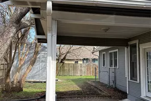 423 E Navasota St, Groesbeck, TX 76642 - Photo 3