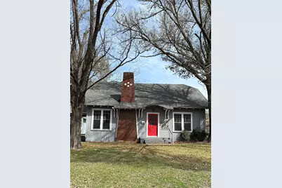 423 E Navasota Street, Groesbeck, TX 76642 - Photo 1